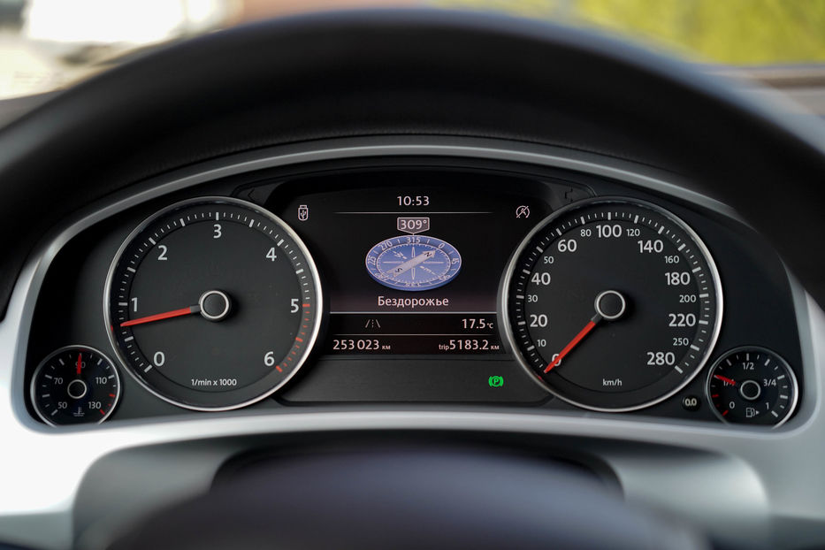 Продам Volkswagen Touareg 2010 года в Черновцах
