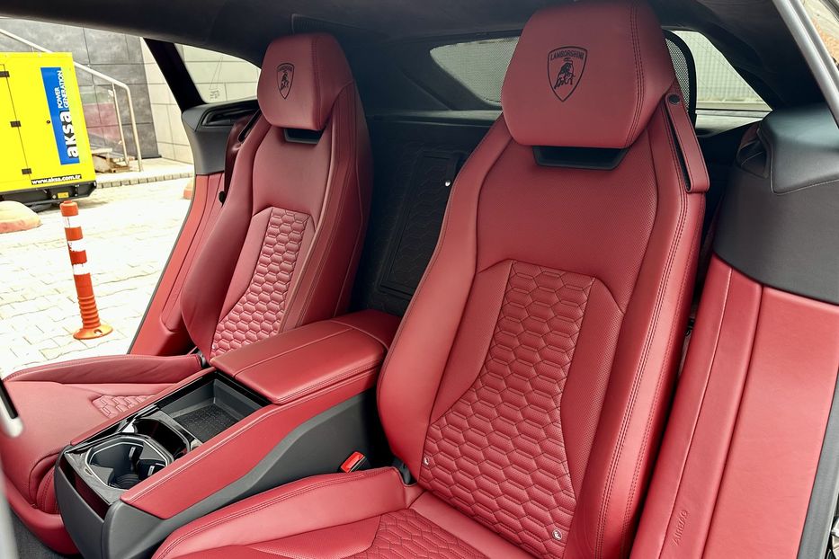 Продам Lamborghini Urus 2020 года в Киеве