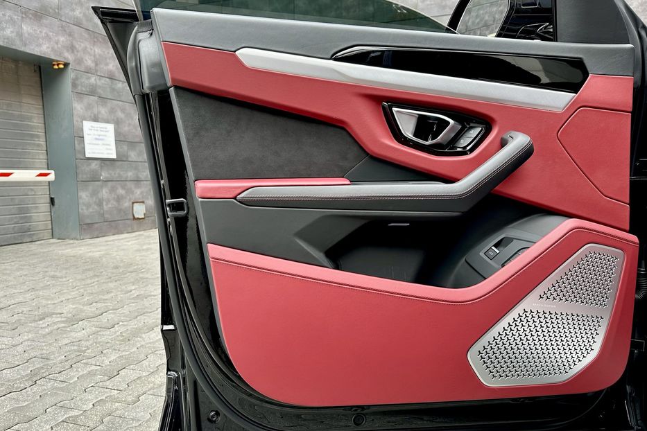 Продам Lamborghini Urus 2020 года в Киеве