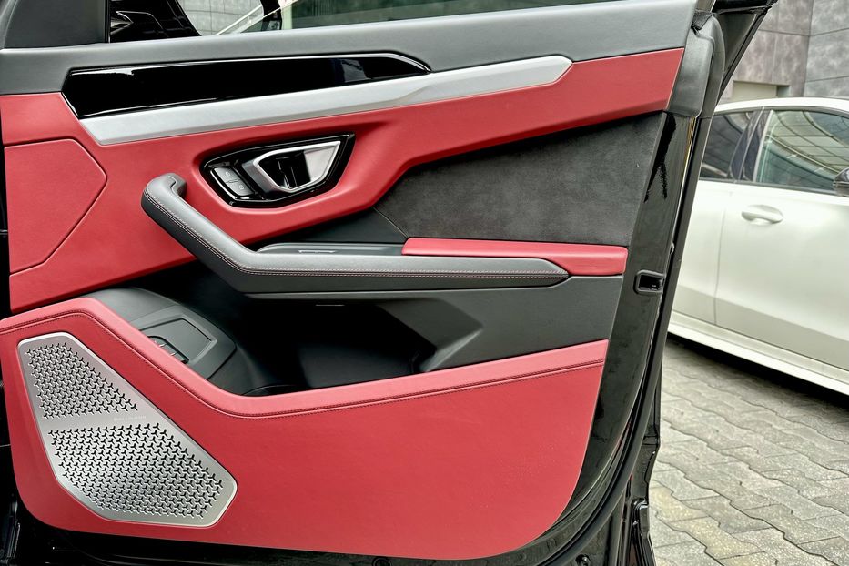 Продам Lamborghini Urus 2020 года в Киеве