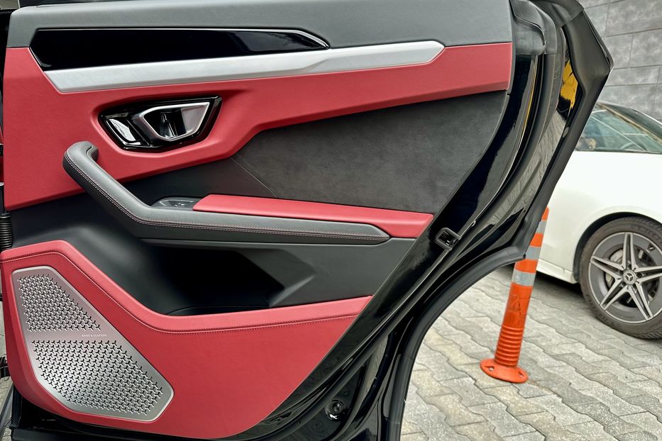 Продам Lamborghini Urus 2020 года в Киеве