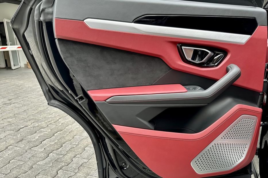 Продам Lamborghini Urus 2020 года в Киеве