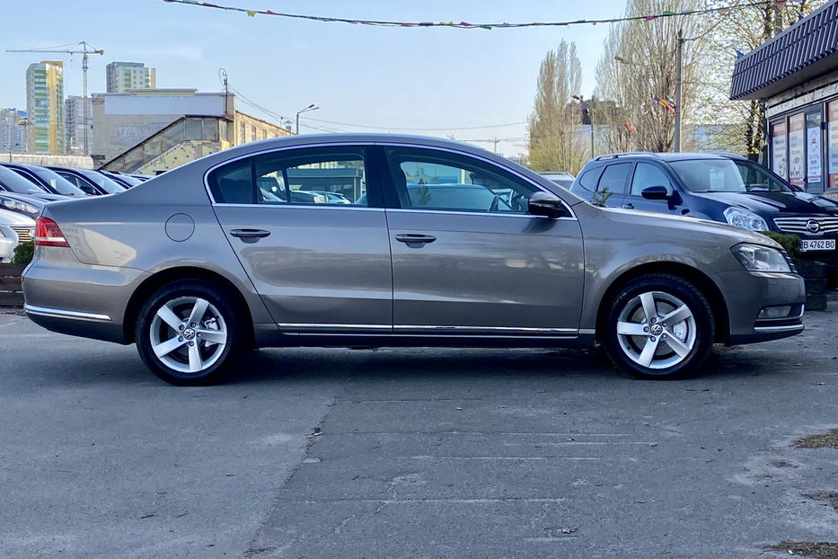 Продам Volkswagen Passat B7 2011 года в Киеве