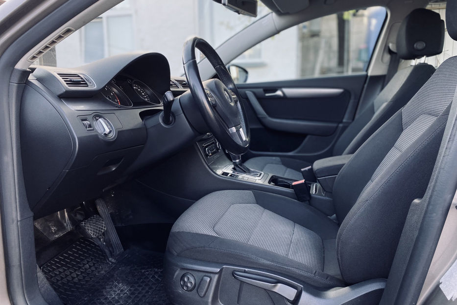 Продам Volkswagen Passat B7 2011 года в Киеве