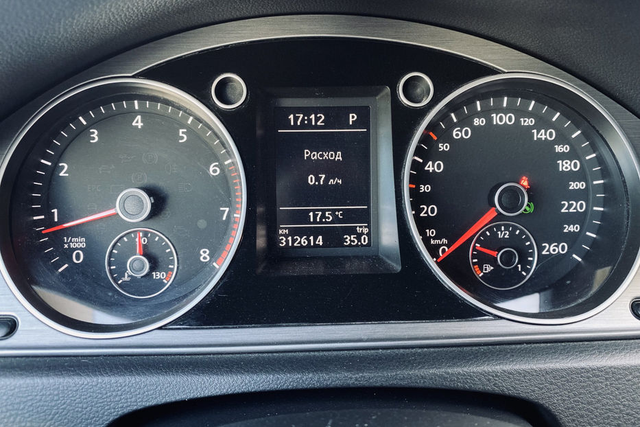 Продам Volkswagen Passat B7 2011 года в Киеве