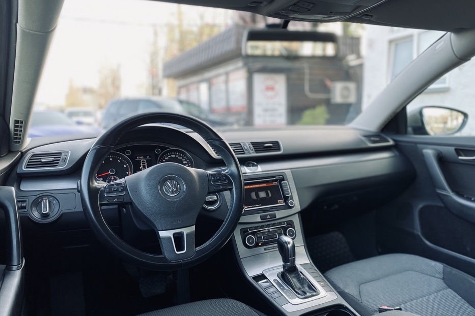 Продам Volkswagen Passat B7 2011 года в Киеве