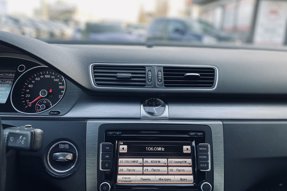 Продам Volkswagen Passat B7 2011 года в Киеве
