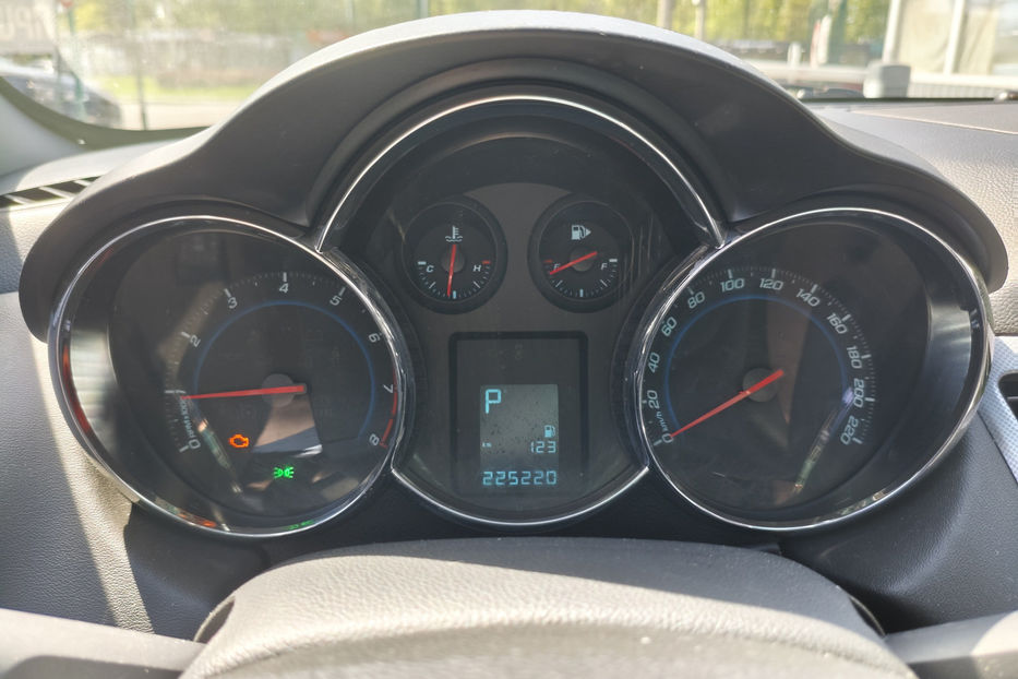 Продам Chevrolet Cruze 2011 года в Киеве