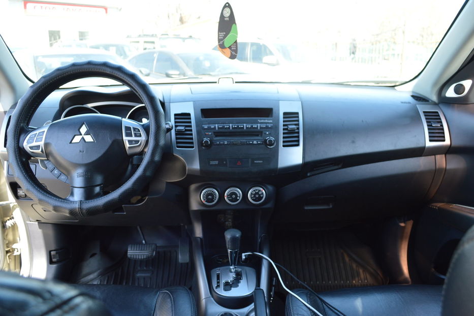 Продам Mitsubishi Outlander XL 2.4 2008 года в Одессе