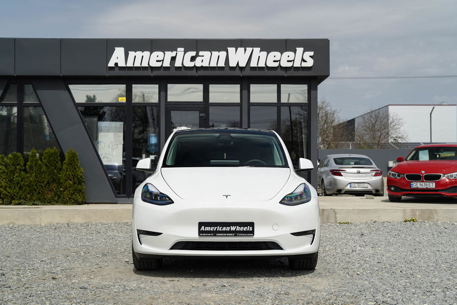 Продам Tesla Model Y Long Range Dual Motor 2023 года в Черновцах