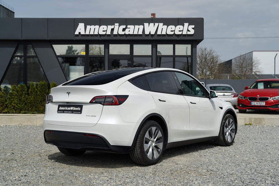 Продам Tesla Model Y Long Range Dual Motor 2023 года в Черновцах