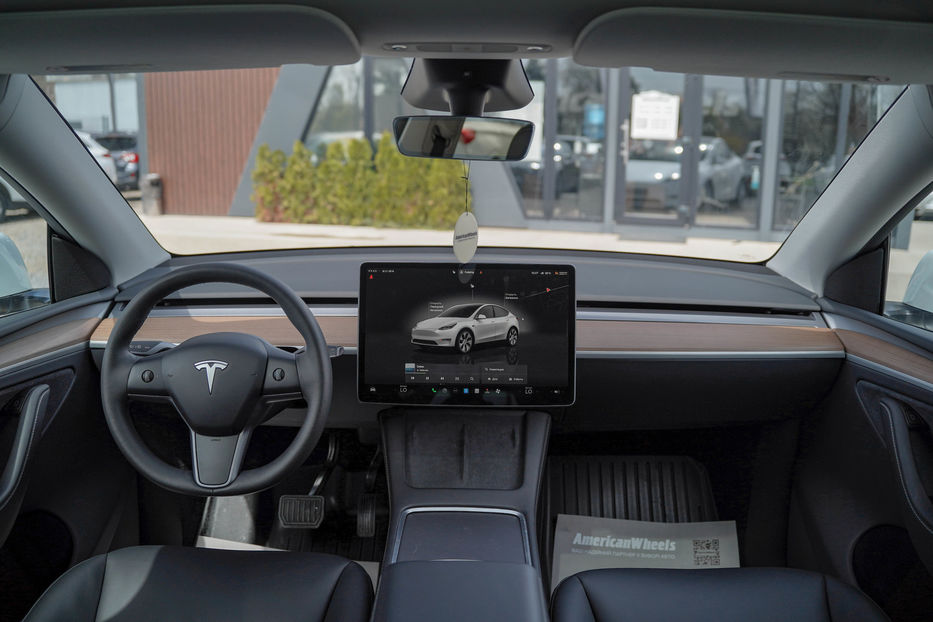 Продам Tesla Model Y Long Range Dual Motor 2023 года в Черновцах