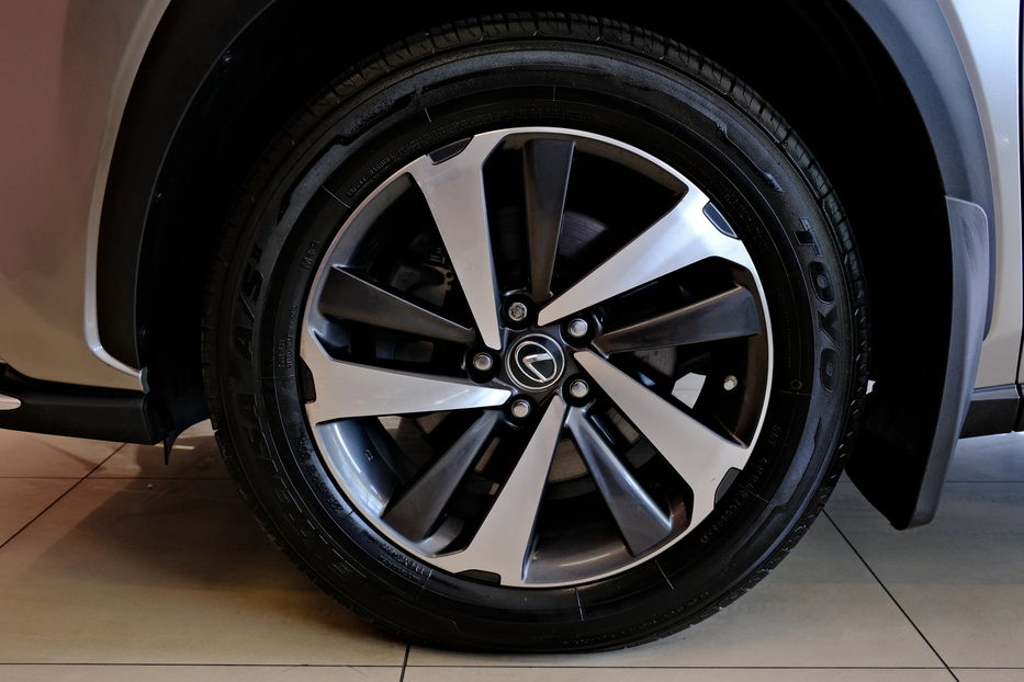 Продам Lexus NX 300 300 2018 года в Одессе