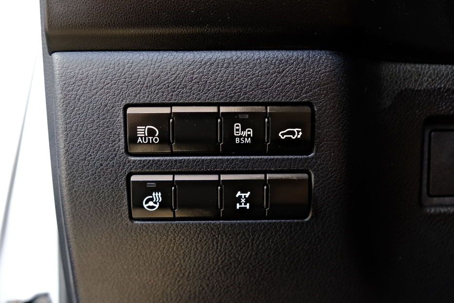 Продам Lexus NX 300 300 2018 года в Одессе