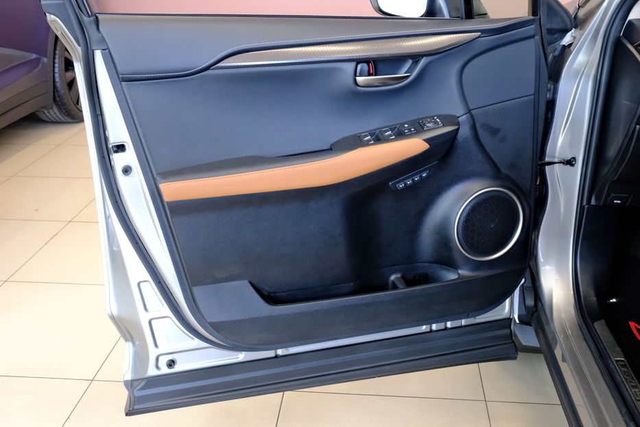 Продам Lexus NX 300 300 2018 года в Одессе