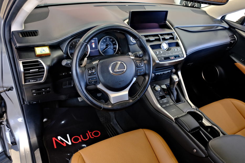 Продам Lexus NX 300 300 2018 года в Одессе