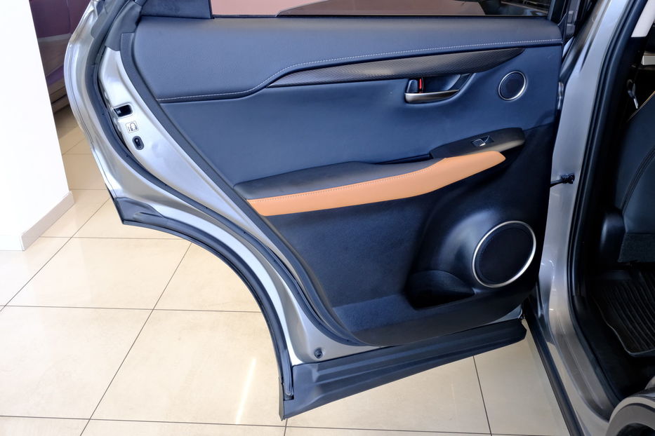 Продам Lexus NX 300 300 2018 года в Одессе