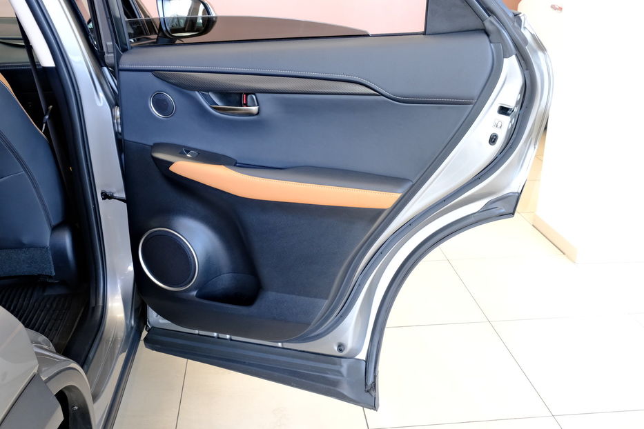 Продам Lexus NX 300 300 2018 года в Одессе
