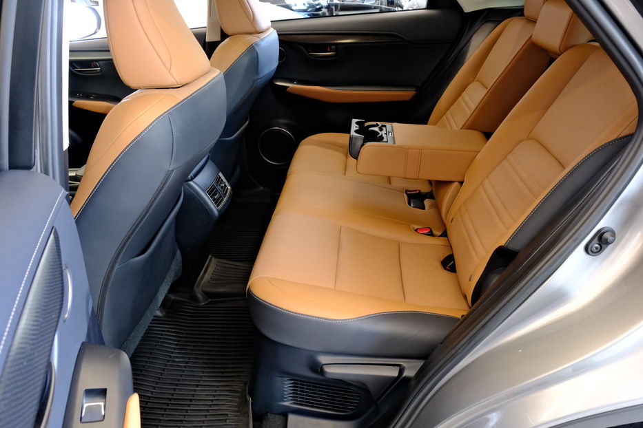 Продам Lexus NX 300 300 2018 года в Одессе