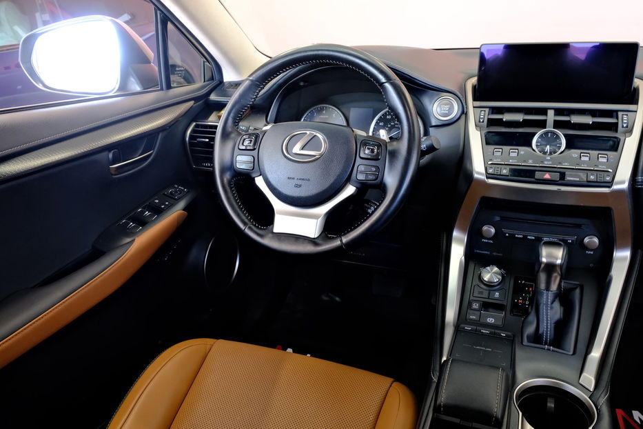 Продам Lexus NX 300 300 2018 года в Одессе