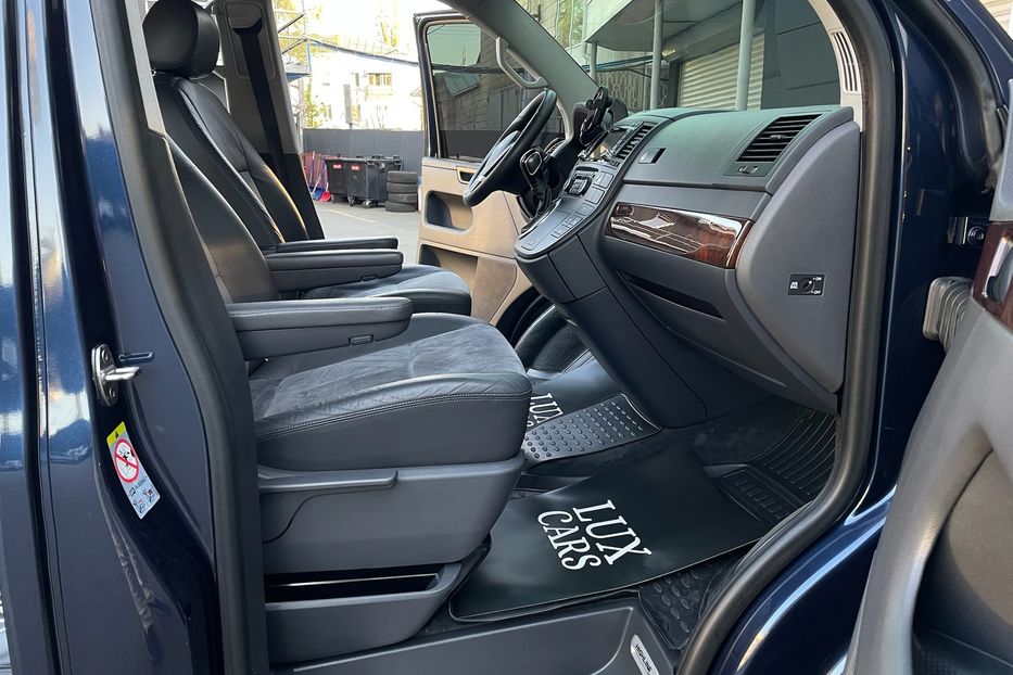 Продам Volkswagen Multivan 2.0TDI 4Motion 2015 года в Киеве