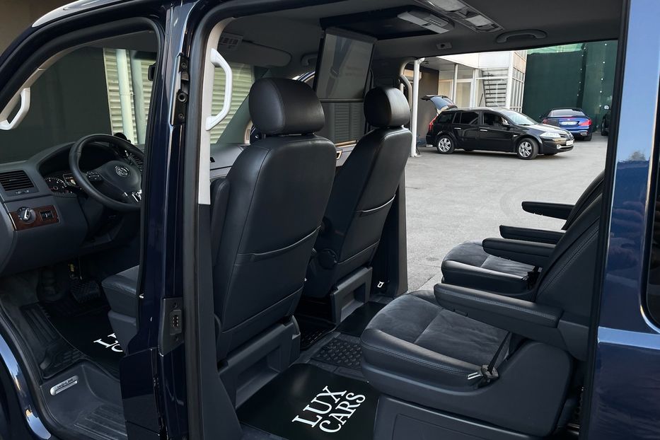 Продам Volkswagen Multivan 2.0TDI 4Motion 2015 года в Киеве