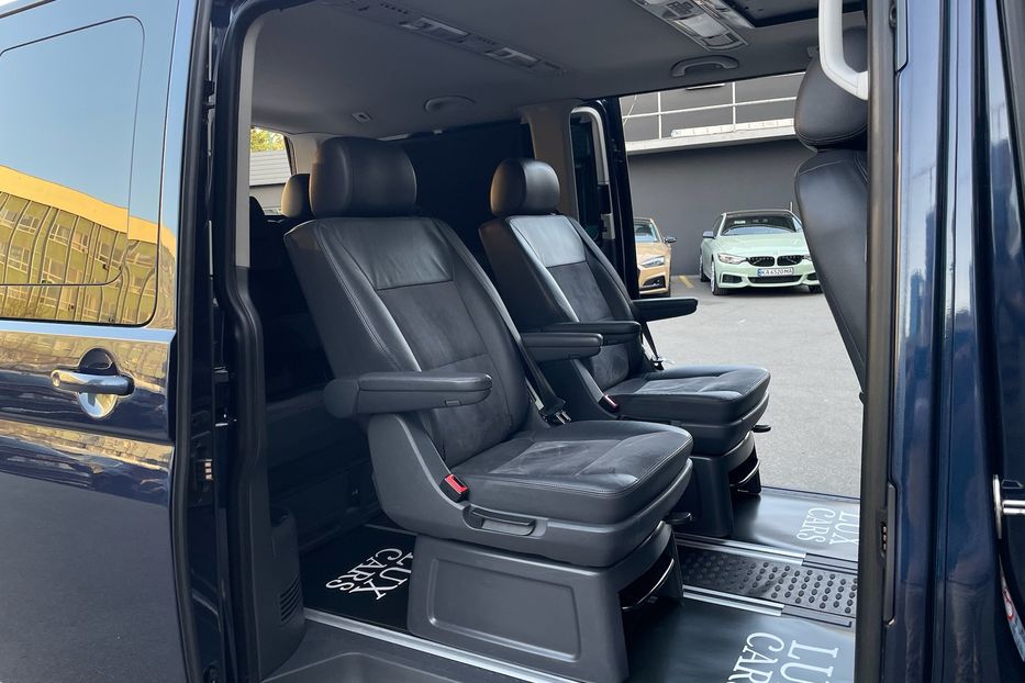 Продам Volkswagen Multivan 2.0TDI 4Motion 2015 года в Киеве