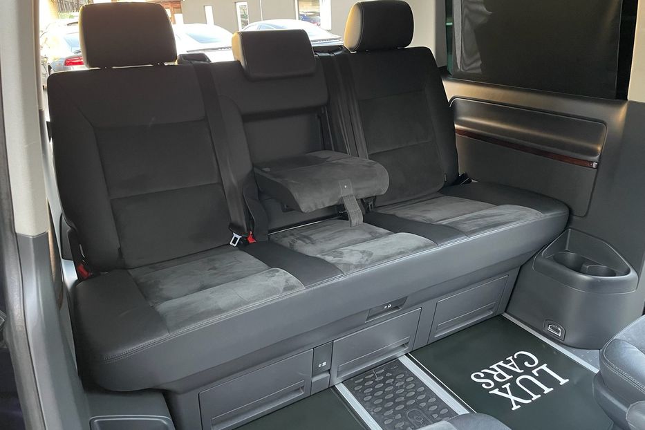 Продам Volkswagen Multivan 2.0TDI 4Motion 2015 года в Киеве