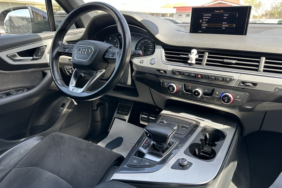 Продам Audi Q7 Quattro S-Line 2016 года в Киеве