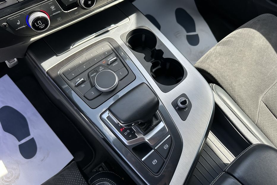 Продам Audi Q7 Quattro S-Line 2016 года в Киеве