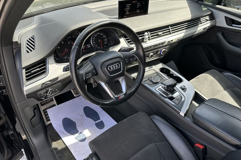 Продам Audi Q7 Quattro S-Line 2016 года в Киеве
