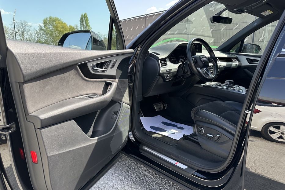Продам Audi Q7 Quattro S-Line 2016 года в Киеве
