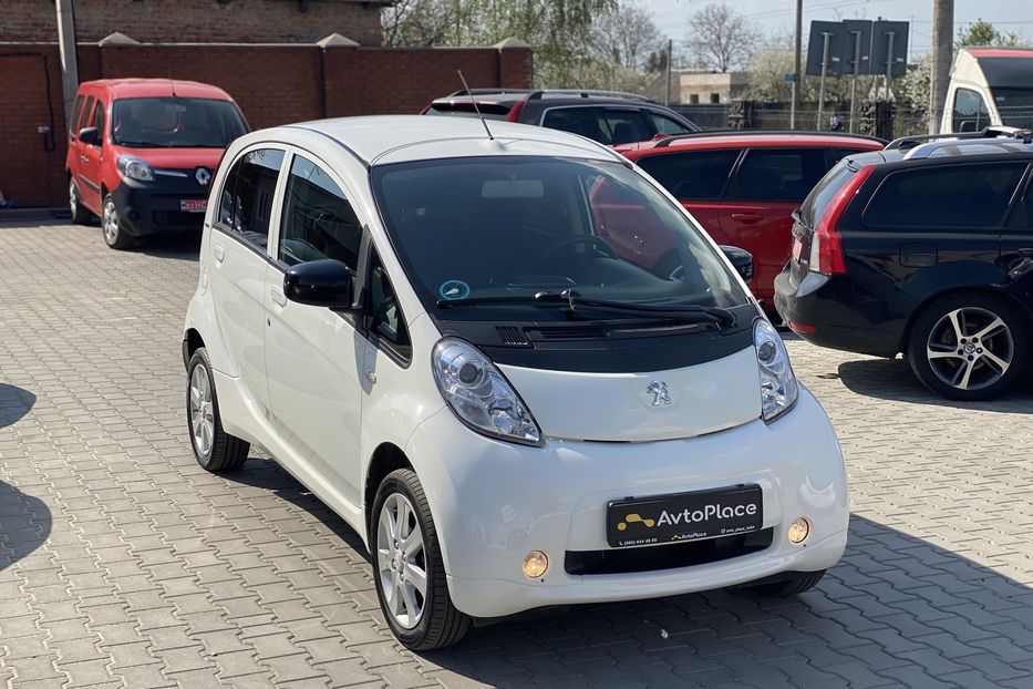 Продам Peugeot iOn 2011 года в Луцке