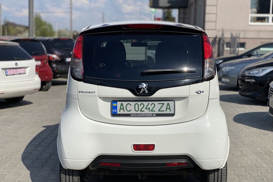 Продам Peugeot iOn 2011 года в Луцке
