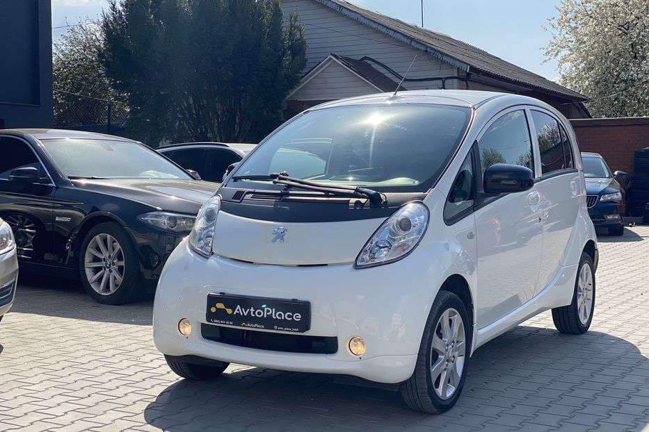 Продам Peugeot iOn 2011 года в Луцке