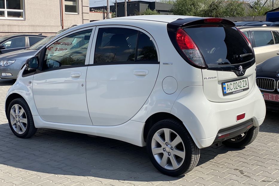 Продам Peugeot iOn 2011 года в Луцке