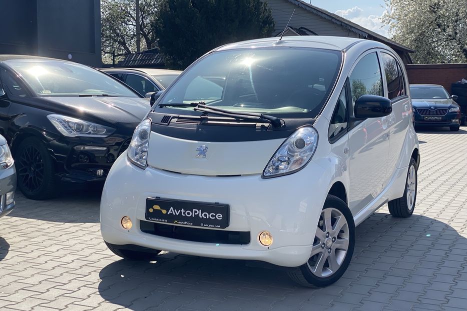 Продам Peugeot iOn 2011 года в Луцке