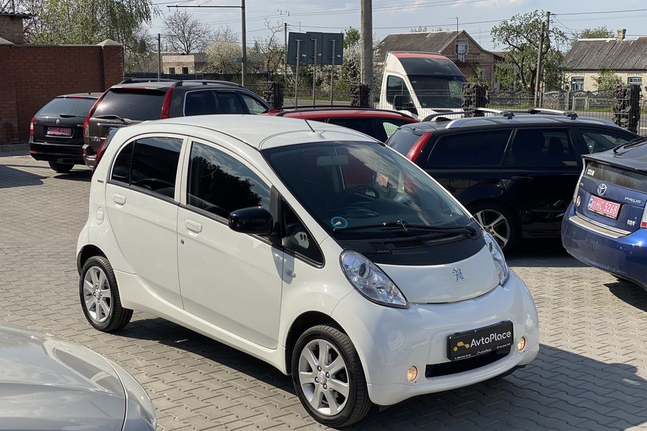 Продам Peugeot iOn 2011 года в Луцке