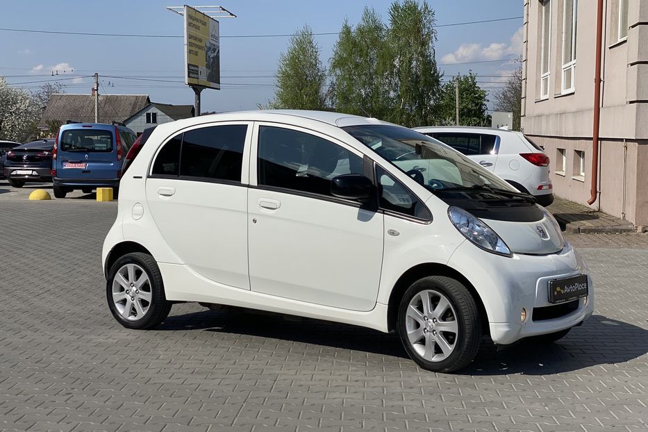 Продам Peugeot iOn 2011 года в Луцке