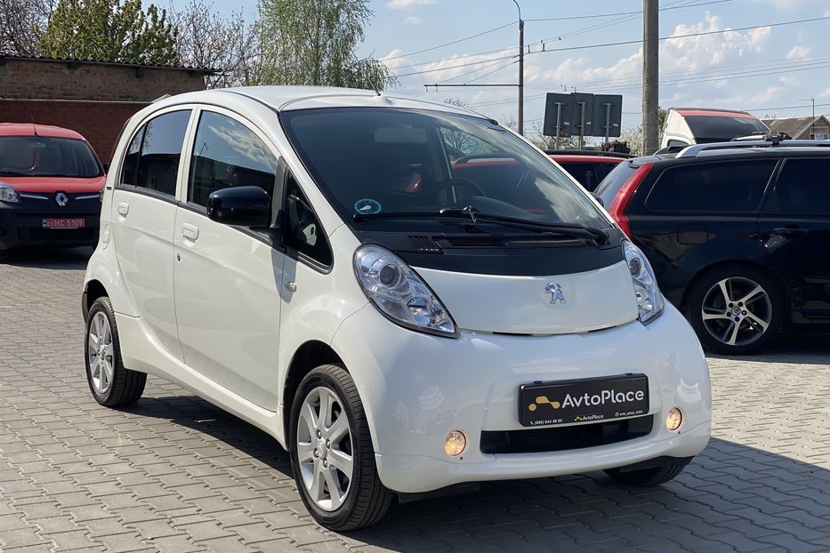 Продам Peugeot iOn 2011 года в Луцке