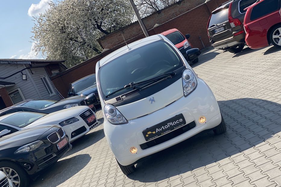 Продам Peugeot iOn 2011 года в Луцке
