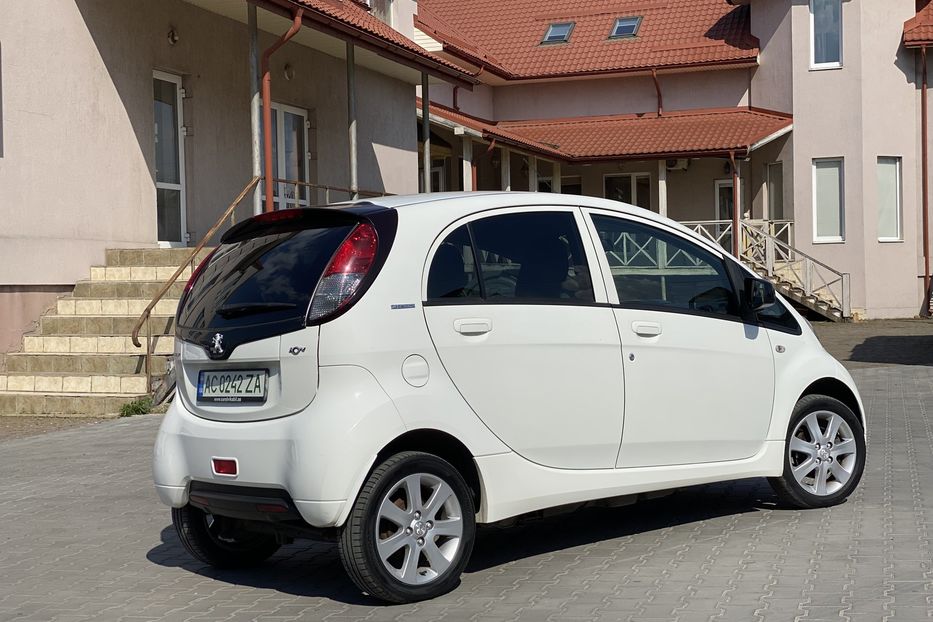 Продам Peugeot iOn 2011 года в Луцке