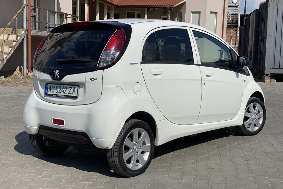 Продам Peugeot iOn 2011 года в Луцке