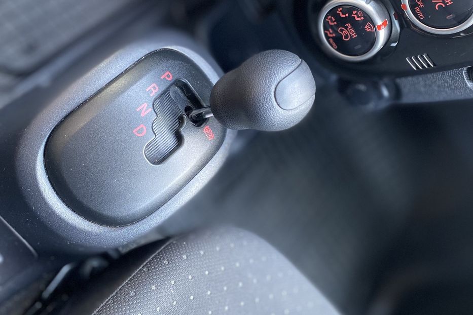 Продам Peugeot iOn 2011 года в Луцке