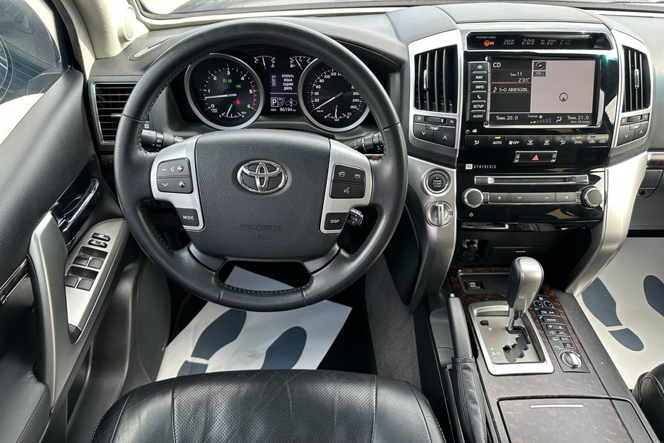 Продам Toyota Land Cruiser 200 Guard B6+ 2014 года в Киеве