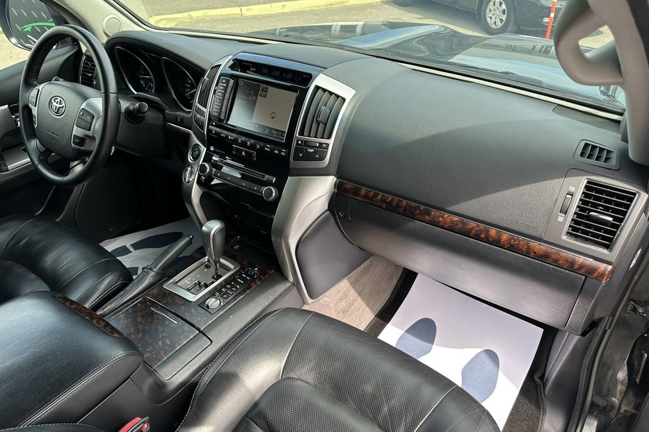 Продам Toyota Land Cruiser 200 Guard B6+ 2014 года в Киеве