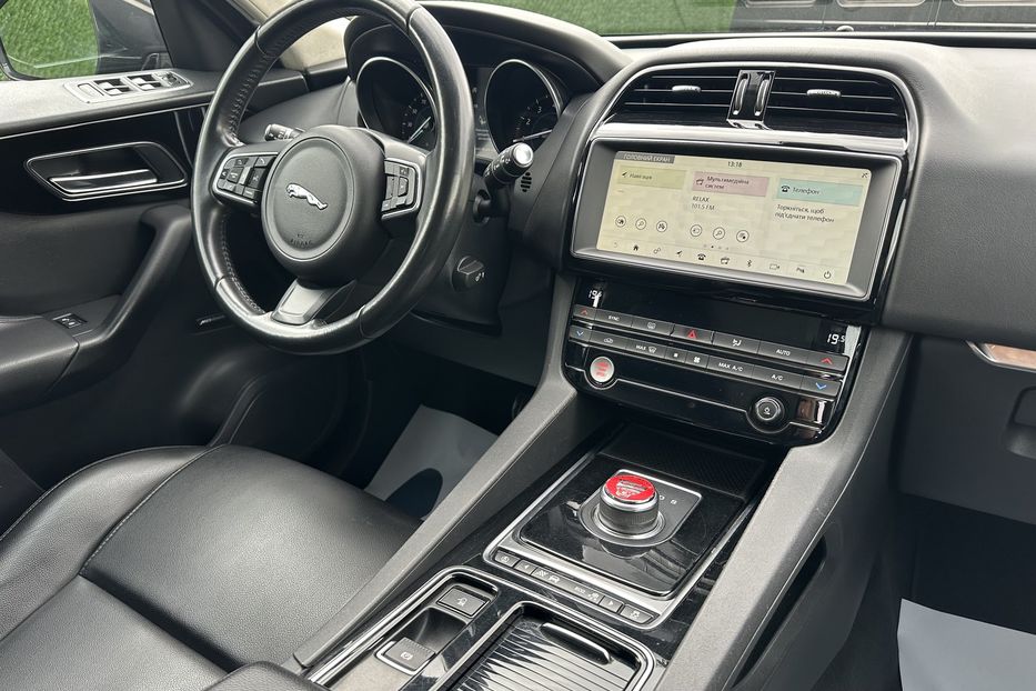 Продам Jaguar F-Pace AWD 2018 года в Киеве