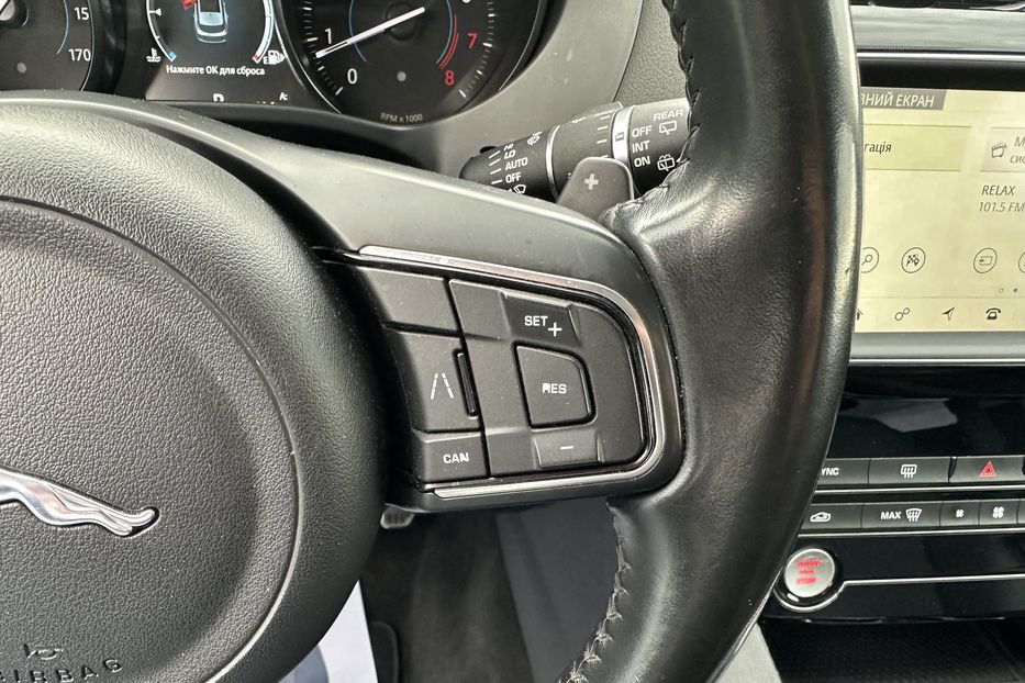 Продам Jaguar F-Pace AWD 2018 года в Киеве