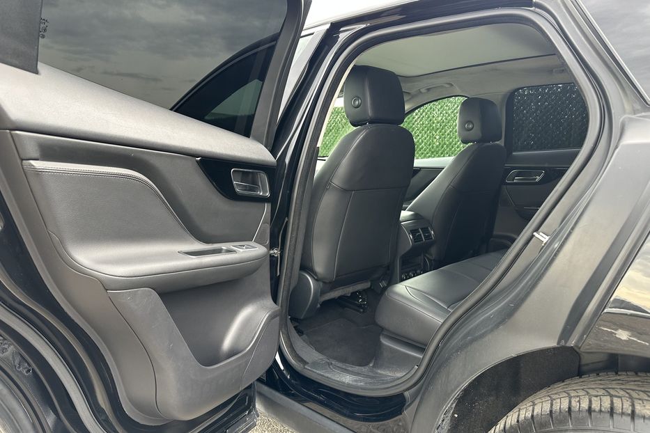 Продам Jaguar F-Pace AWD 2018 года в Киеве