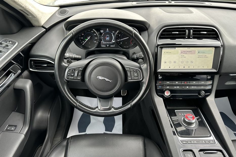 Продам Jaguar F-Pace AWD 2018 года в Киеве